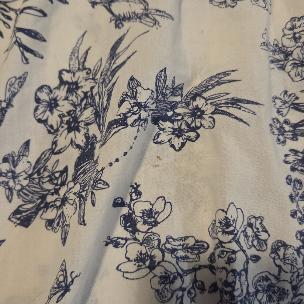 Ricki's Blue and White Floral Blouse - Picture 4 of 9